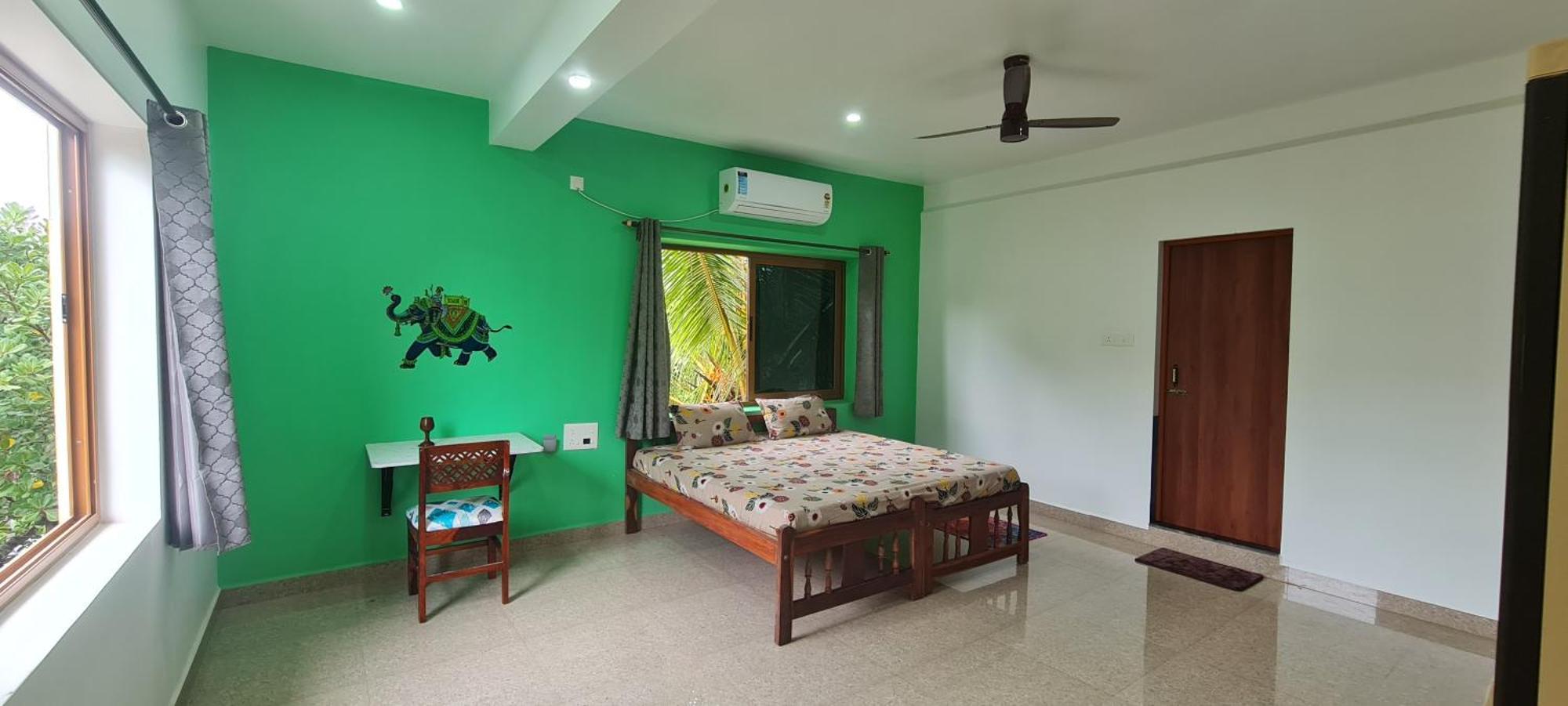 Happy Moon Homestay Aldona Exterior photo