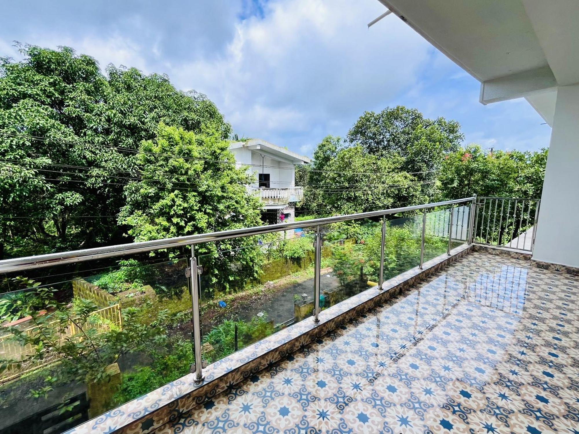 Happy Moon Homestay Aldona Exterior photo