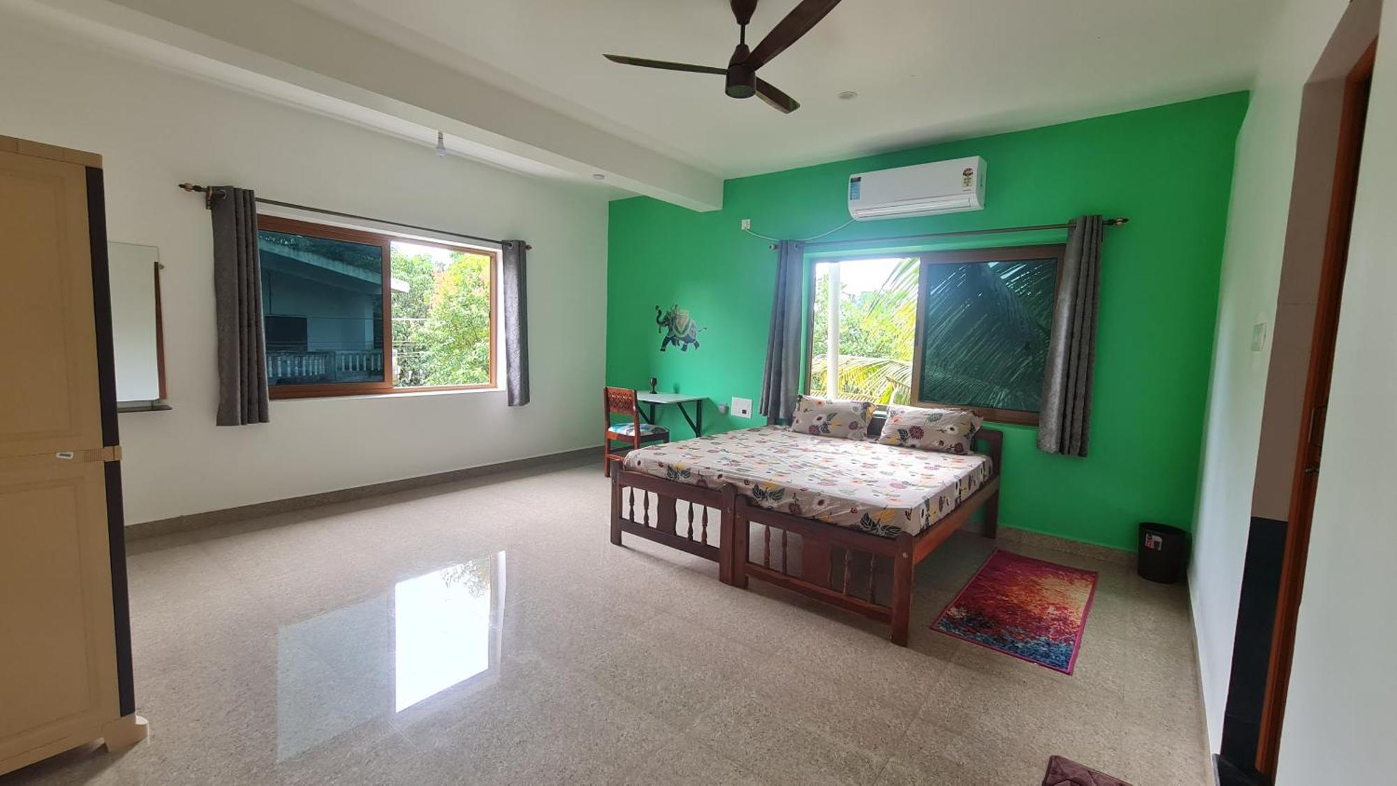 Happy Moon Homestay Aldona Exterior photo